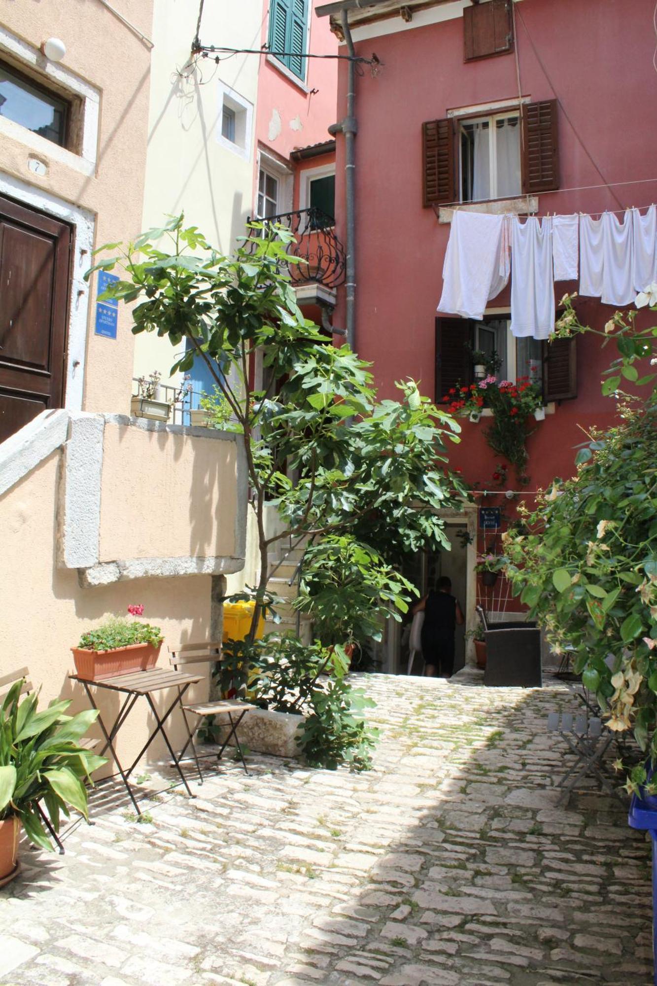 Da Angelica Old Apartment